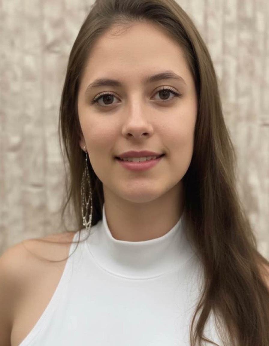 Преподаватель Клаудия, носитель языка — Колумбия