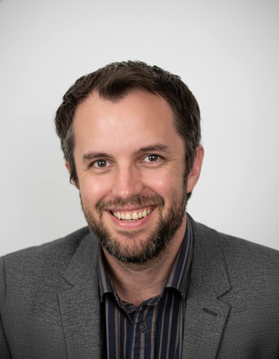 Преподаватель Кис, носитель языка — Великобритания