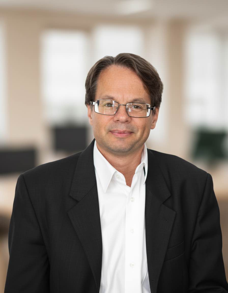 Преподаватель Кевин, носитель языка — США